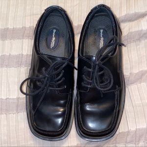 Black children’s dress shoe